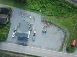 Northfork에 위치한 호텔 Cottage 5 Duplex in Eckman ATV Fun and Rentals!