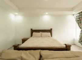 Catalinas Cozy Room