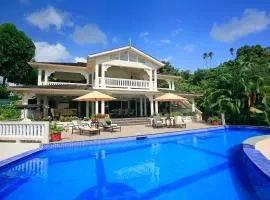 Spectacular views for up to 12 persons