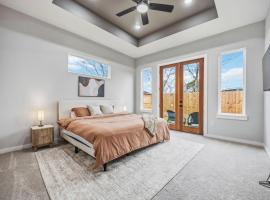 Modern 3BR Home I 5 Min to NRG Stadium & Med Center, Hotel in Houston