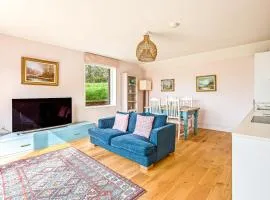 The Old Chicken Shed with outdoor bath tub