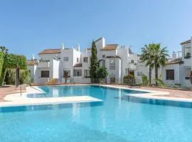 Spacious 6-bed Apartment in Marina de la Alcaidesa