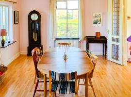 Rural Charm With Sea View In Odsherred, hotel em Torrig