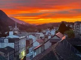 PAU 7 Vue exceptionnelle sur Lourdes et les Pyrénées