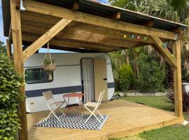 Caravane Chic et Vintage, Hotel in Urrugne