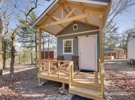 Quiet and Cozy Ouachitas Mtns Cabin with Trail Access