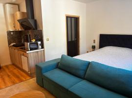 HDG Hôtel Gare de L'Isle Adam Appart's Hotel, Hotel in Parmain