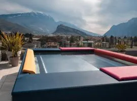 HOODY ACTIVE & HAPPINESS HOTEL