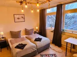 Elite-Apartment am Hauptbahnhof Celle mit Küche,Privat-Parkplatz,Waschmaschine und 5G WLAN für 6 Personen