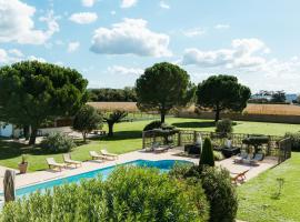 Sous Les Pins โรงแรมในÉtoile-sur-Rhône