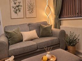 Private Entrance Annexe - 1 Double Bedroom plus Sofa Bed: Morley şehrinde bir otel