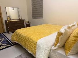 شقه للايجار, hotel en Ghubrah