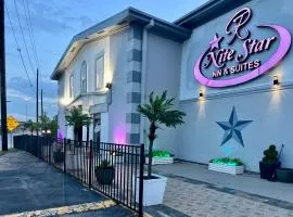 R Nite Star Hotel At Arlington Entertainment District