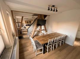 Monteurunterkunft II Ferienhaus II A7 Holle mit 14 Betten, 3 Duschen und 3 WCs, khách sạn ở Holle