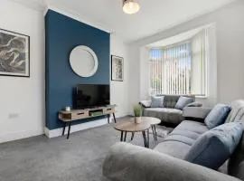 NEW! 3 Bedroom Home in Sunderland by Stay With Us, Perfect for Families & Contractors, FREE WiFi!!