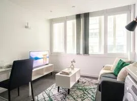 Central Preston Bright 1BED Apartment w WiFi
