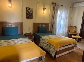 Cozy central Private Room with double bed shared bathroom Downtown Cairo