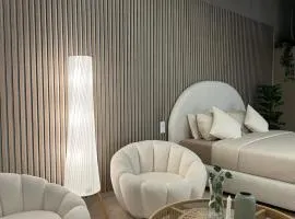 BREATH47SPA - Private Spa Suite White Jacuzzi & Sauna in Marbella