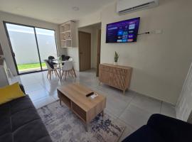Fly & Stay Comalapa, hotel di Las Flores