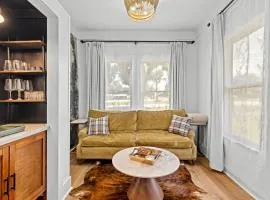 The Johnson - Spacious backyard and fire pit