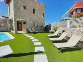 Villa Chil - Luxury with heated pool and BBQ