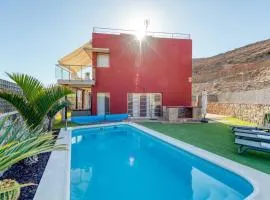 Villa del Sur - Luxury with heated pool and BBQ