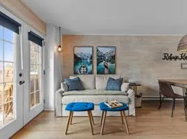 5 min Saint-Sauveur Best Suite with View and fireplace