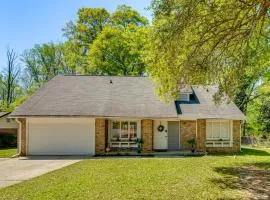Explore ATL! Chic Home Base Near Mercedes-Benz
