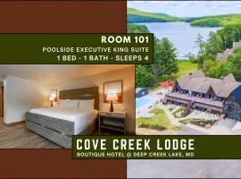 Cove Creek Lodge 101 Poolside Executive King Suite