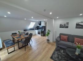 Ruhige & gemütliche Ferienwohnung mit Balkon, hotel em Weidenberg