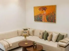 Charming 2-Bedroom Apartment in Tunis with City Views