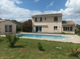 Grande maison avec piscine