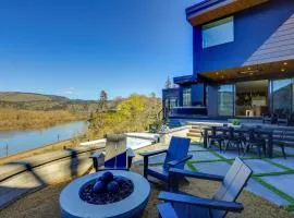 Private Hot Tub! Luxe Hood River Retreat Near Dtwn