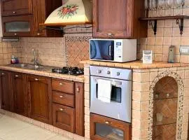 Home with parking near the Airport and beach