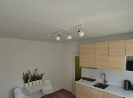 Orissaare에 위치한 호텔 Two-room apartment in Orissaare