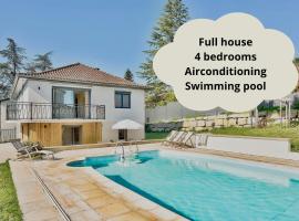 Maison avec piscine et climatisation aux portes de Lyon, hotel di Limonest