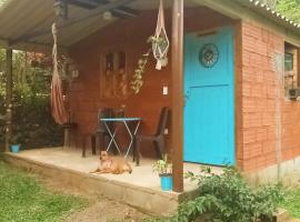 Cabañas Un lugar Mágico en Cisneros Antioquia, khách sạn ở Cisneros