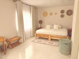 Ndeke Apartments Guesthouse in Meanwood Ndeke, Lusaka near KKIA - Fast wifi, solar backup, hotel a Lusaka