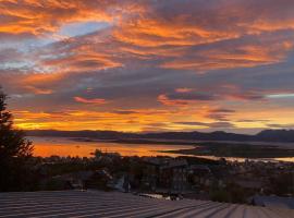 ALTURA AUSTRAL House overlooking the ocean, hotel a Ushuaia