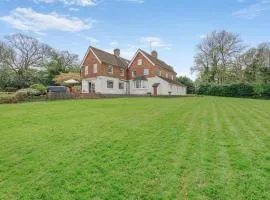 6 Bed in Hadlow Down oc-g36329