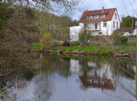 Ferienhaus am Glan, mit Boot und Ufer, Hotel in Odernheim