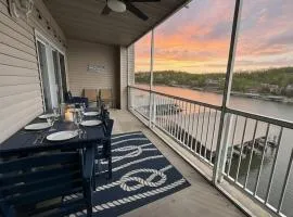 SunsetVibes Lakefront 2BD 2BA Pool Pet Friendly Near Amphitheater