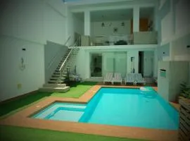 Casa Beach 4 dormitorios - Puerto Malabrigo Piscina Surf Chicama playa ola izquierda más larga del mundo - mínimo dos noches