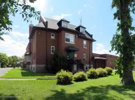 Wardens Quarters: 2 Bedroom Apt