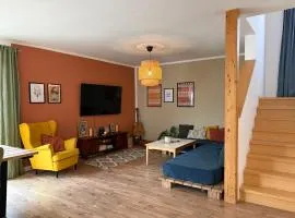 House for family, friends and business