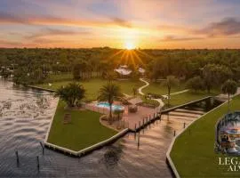 Waterfront Farm Estate Pool, Theater, Kayaks