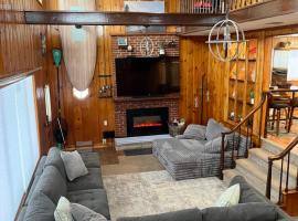 Cozy Waterfront Cottage, hotel a Beaverton