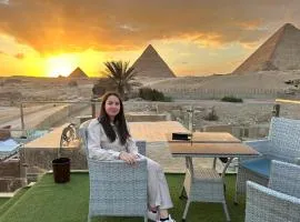 Residents Scarab Pyramids View