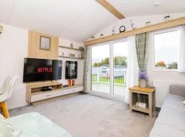 Seton Sands 3beds Premium Caravan Sleeps 7 - Near Edinburgh - Fast WiFi and Free Parking