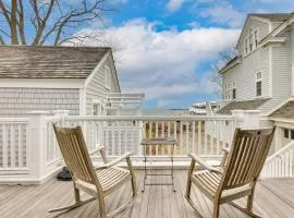 Beachfront Condo! Couples Retreat on Commercial